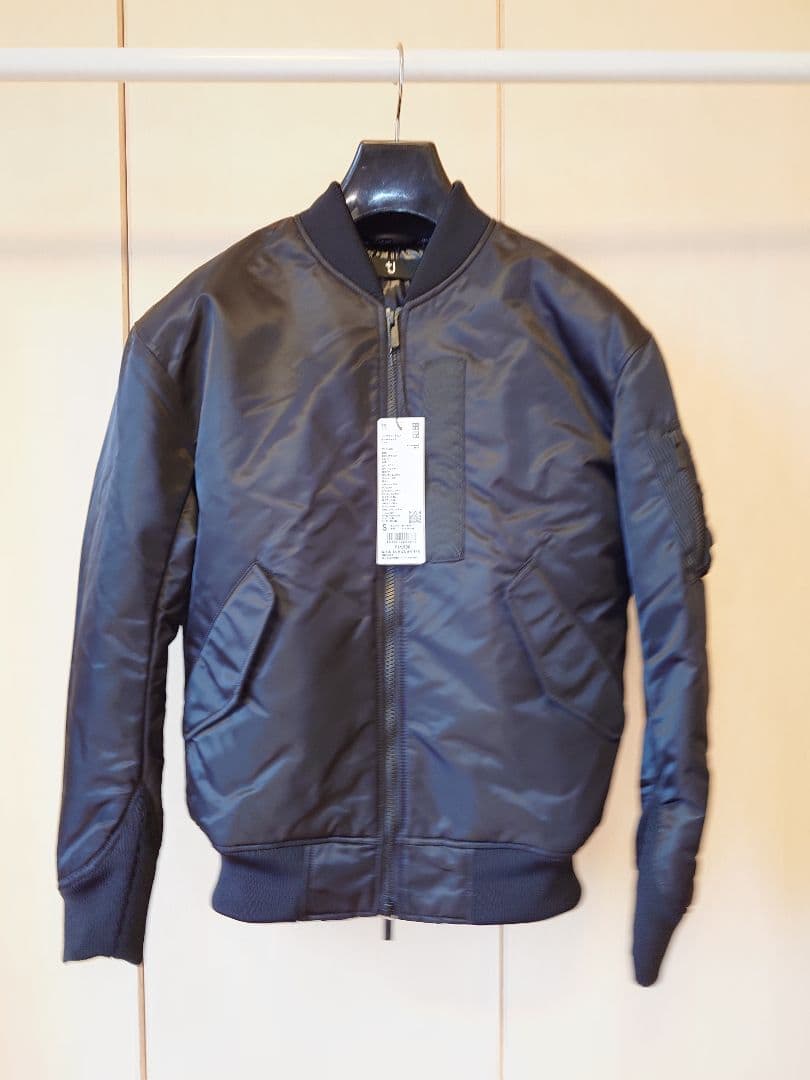 ユニクロ　+J復刻ハイブリッドダウンオーバーサイズMA1　Sサイズ ブラック