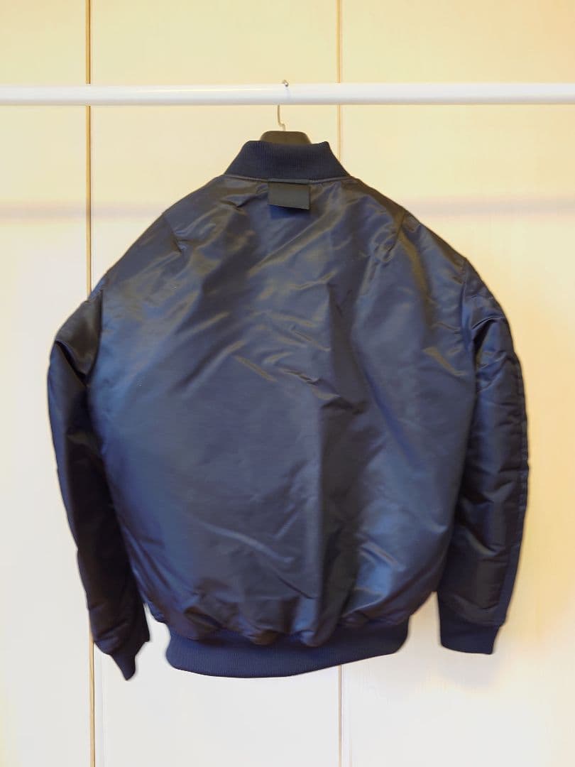 ユニクロ　+J復刻ハイブリッドダウンオーバーサイズMA1　Sサイズ ブラック