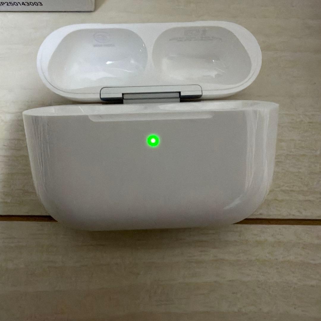 美品 Apple AirPods Pro3 ESRケース付き
