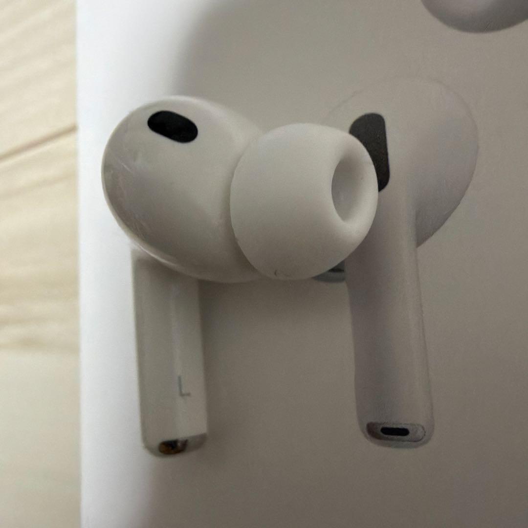 美品 Apple AirPods Pro3 ESRケース付き