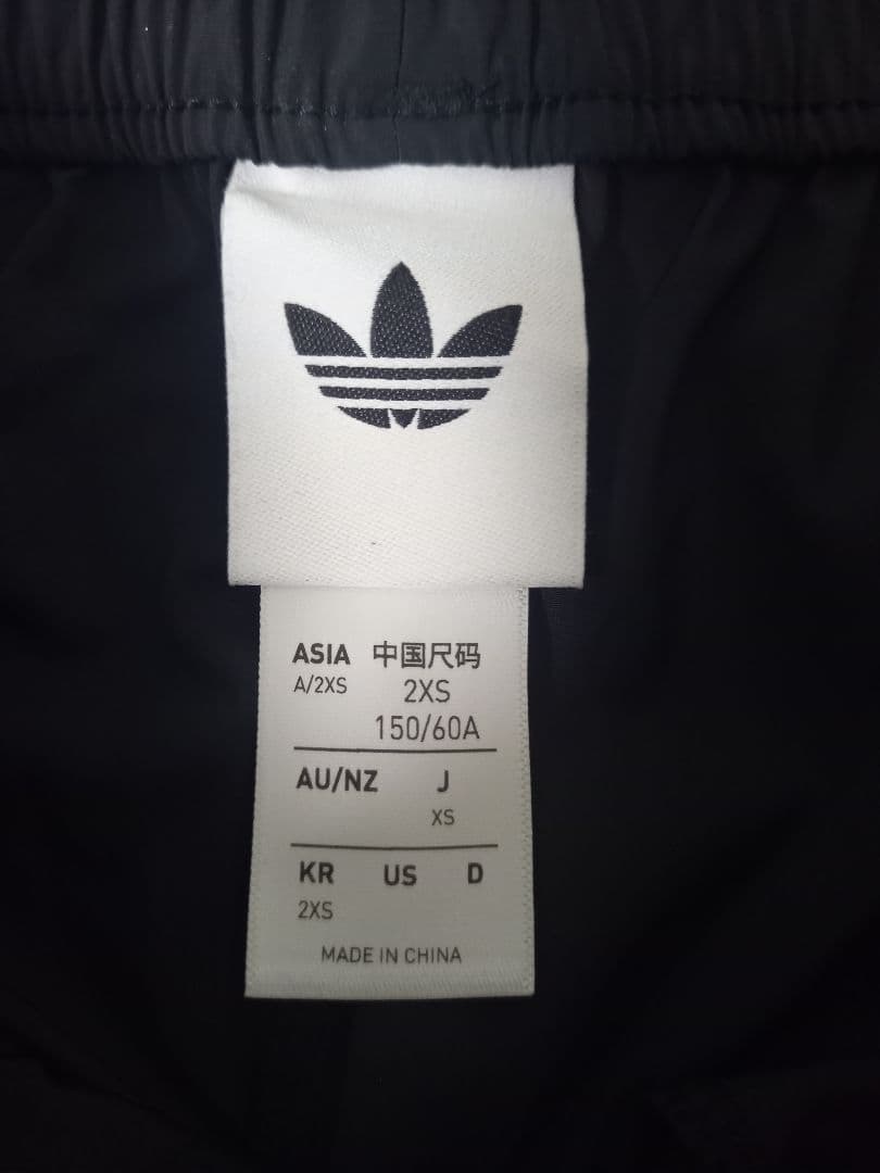 新品　レース トリム スリーストライプス ショーツ ショートパンツ　XS