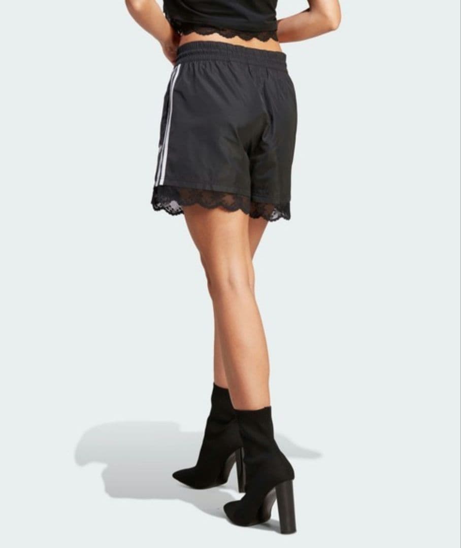 新品　レース トリム スリーストライプス ショーツ ショートパンツ　XS