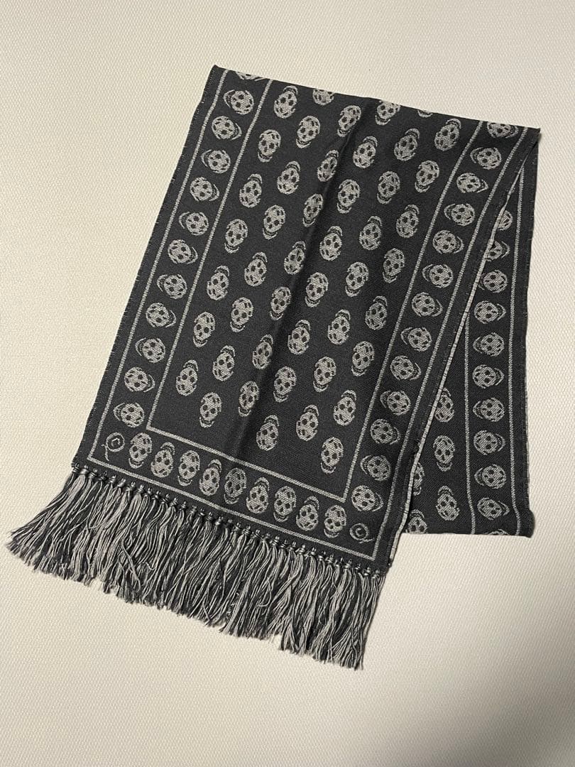 Alexander McQueen スカル柄マフラー