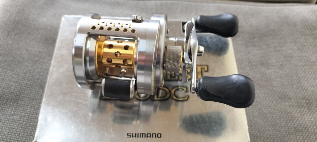 シマノカルカッタコンクエスト 250DC 右巻き