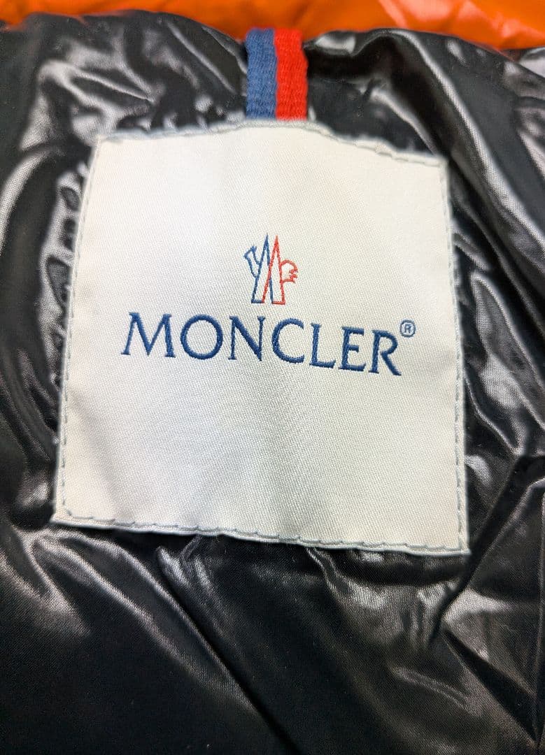 MONCLER オレンジ ダウンベスト サイズ3