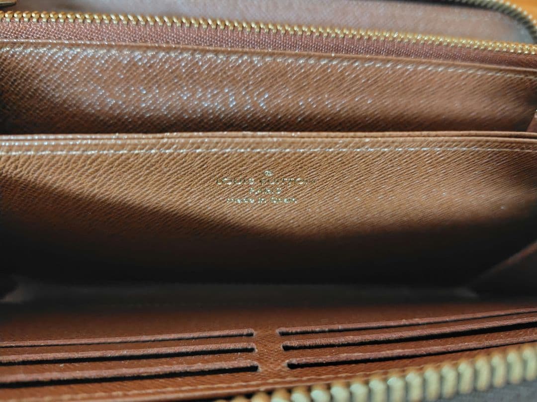 ルイヴィトン ジッピーウォレット M42616 長財布
