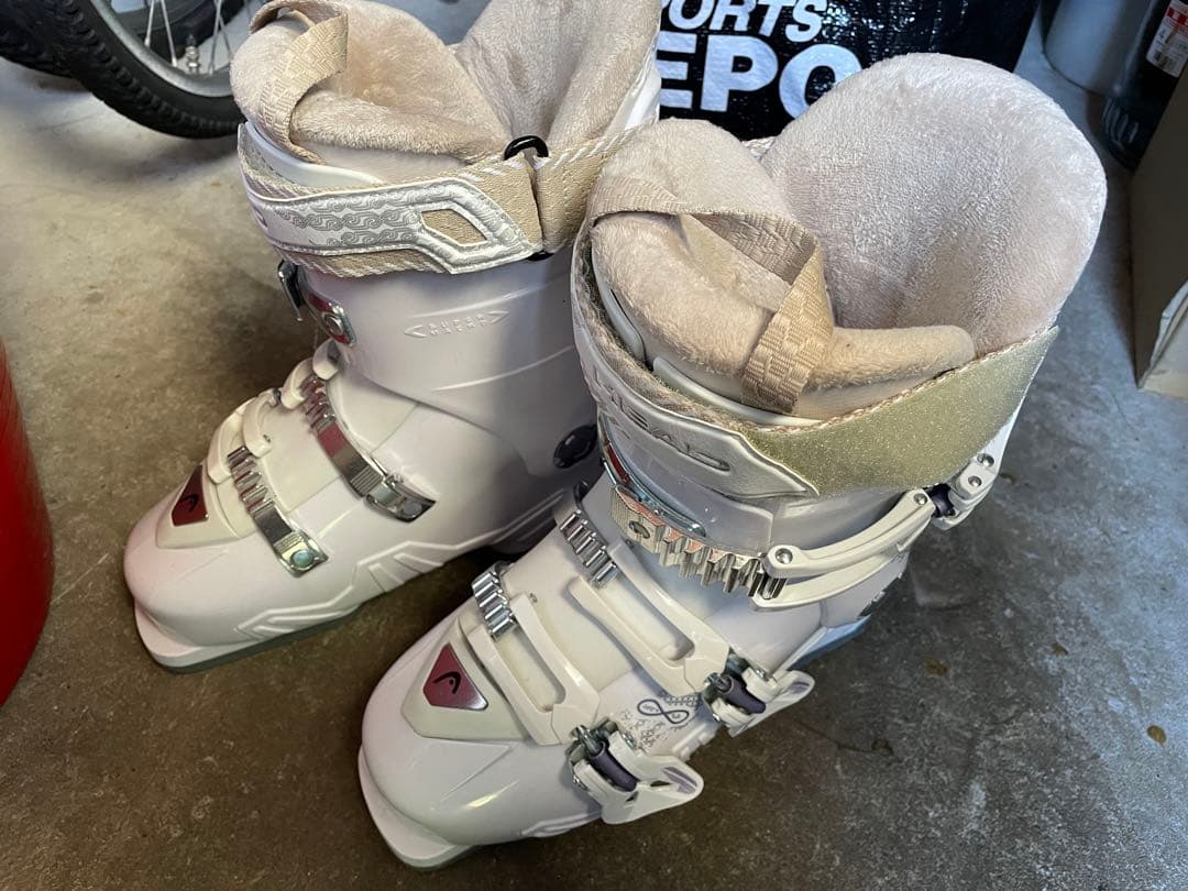 Hart Innocence スキーセット 板、ブーツ、ポール、手袋、ゴーグル