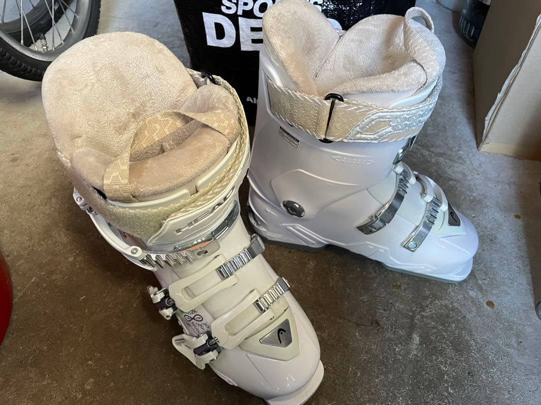 Hart Innocence スキーセット 板、ブーツ、ポール、手袋、ゴーグル