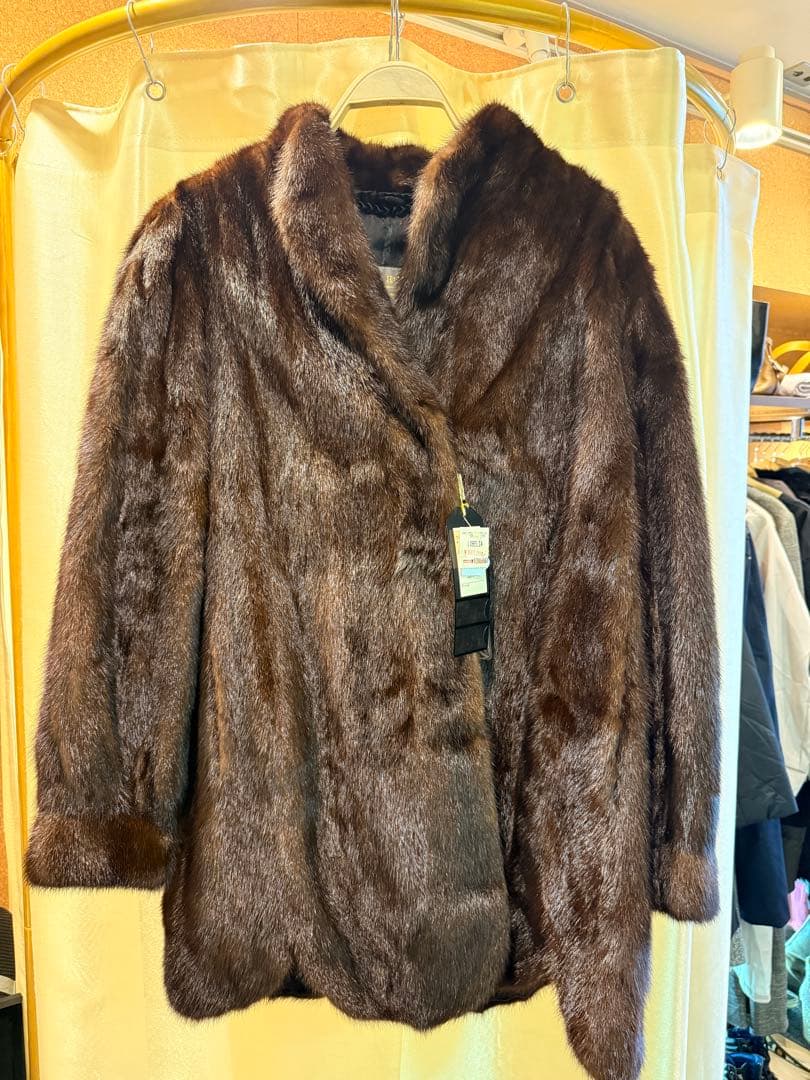 定価120万円・タグ付きのサガミンク（SAGA MINK ）