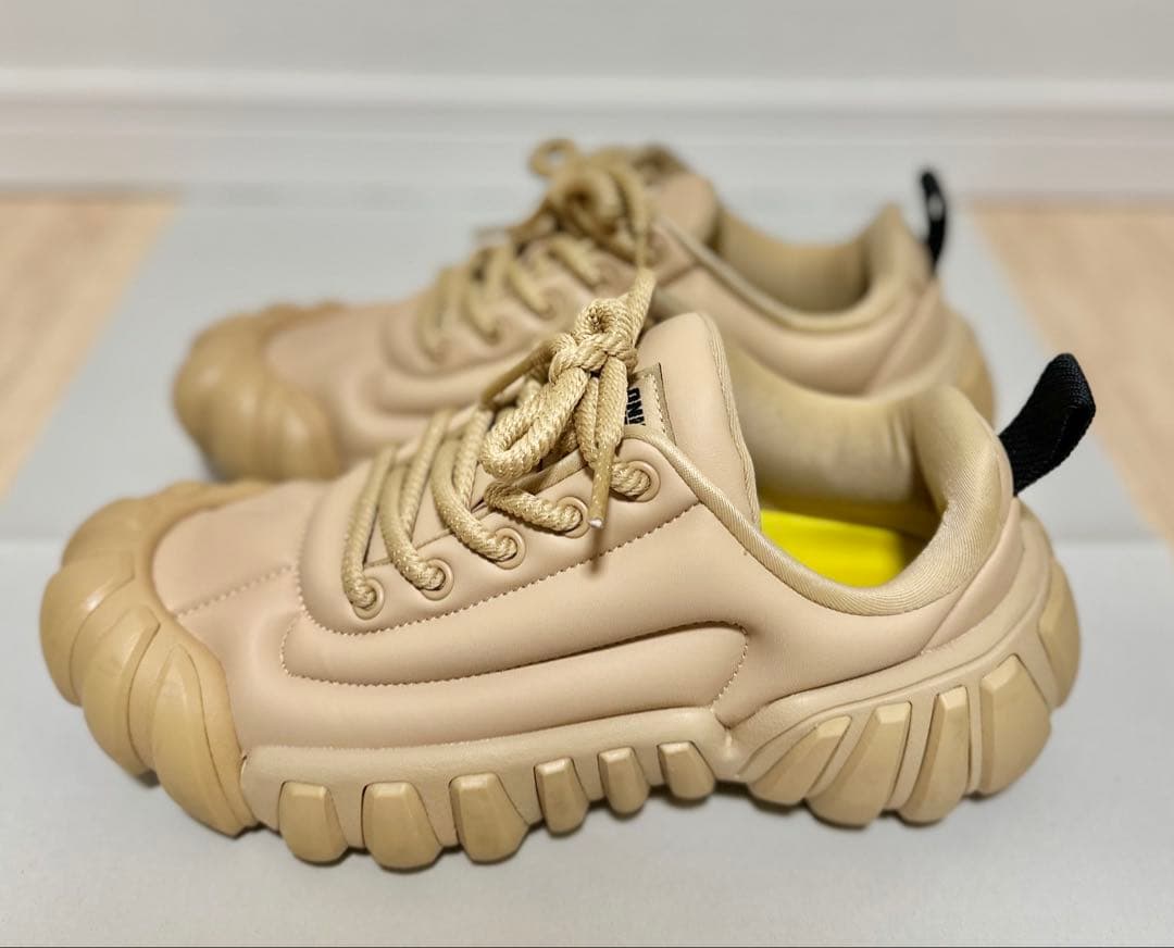 オニツカタイガー スニーカー　デンティグレ パフ