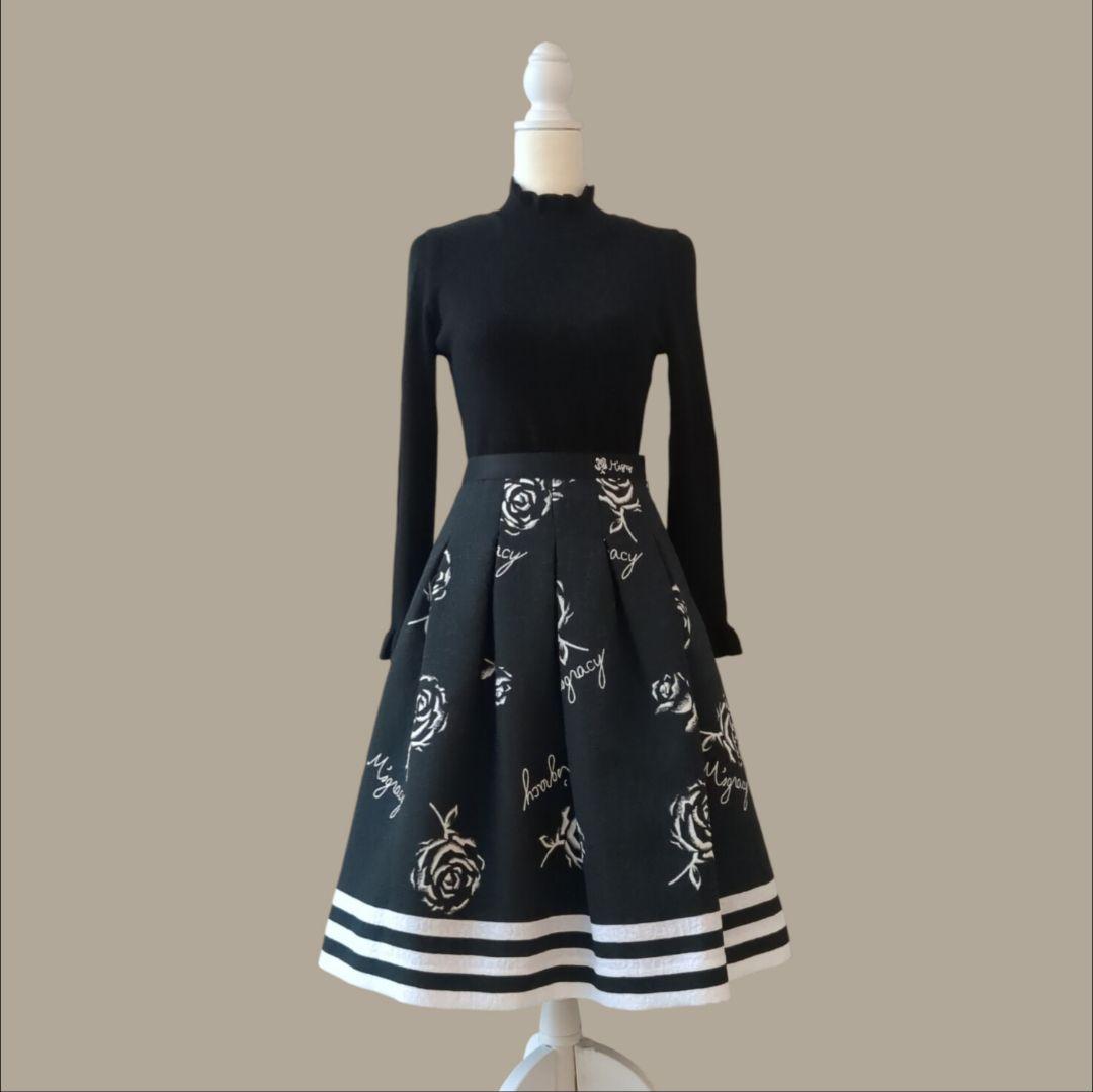 M'S GRACY*フラワーロゴプリントスカート