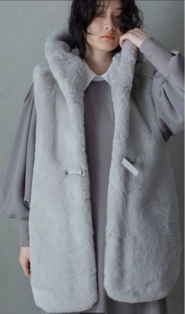 美品✨マルシャルテル♡ふわふわファーキルティングダウンベスト　ゆったり　グレー