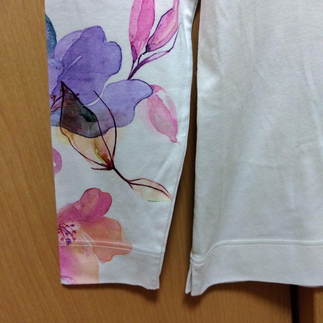 近年・定価24,200円★ピノーレ PINORE 水彩画のようなお花 カットソー