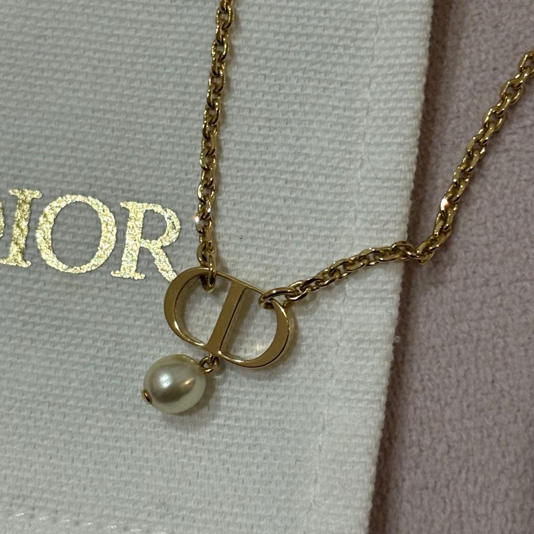Dior Petit CD ネックレス メタル&レジンパール