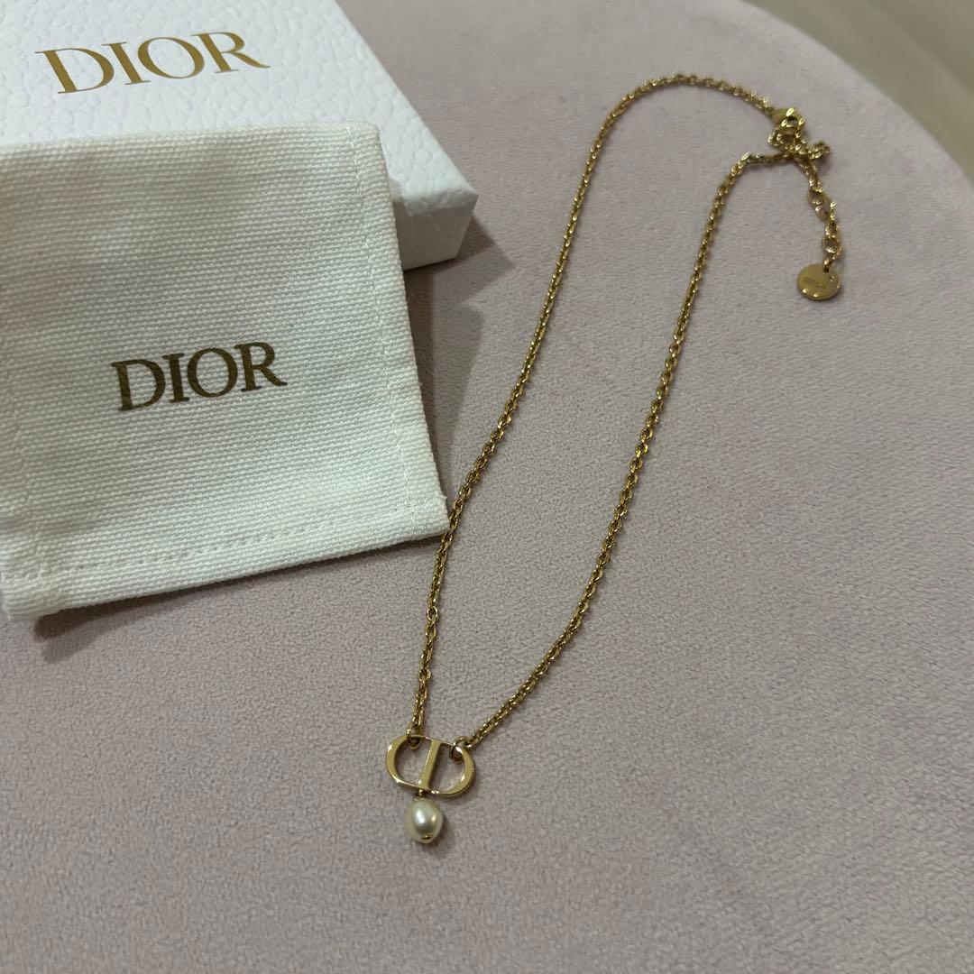 Dior Petit CD ネックレス メタル&レジンパール