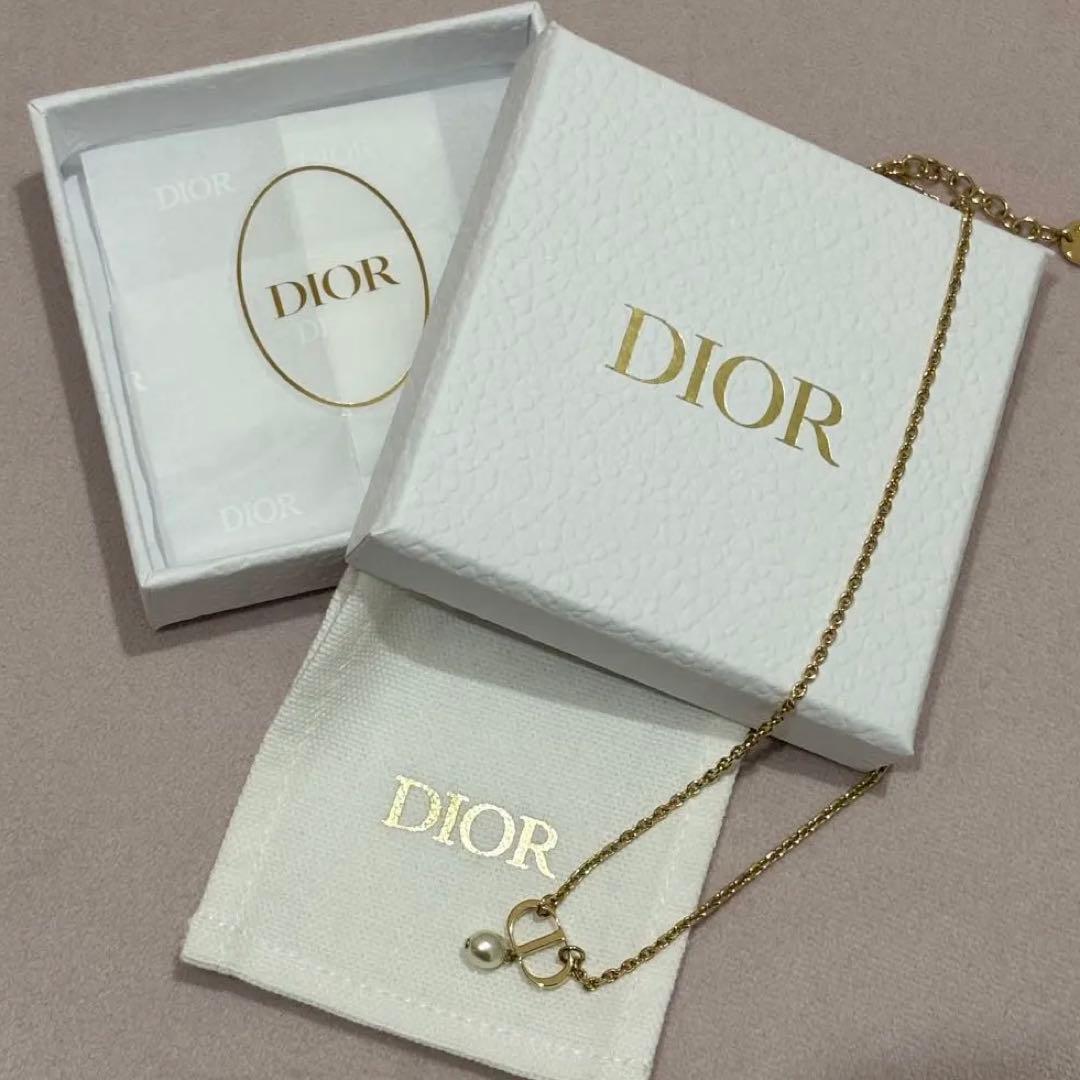 Dior Petit CD ネックレス メタル&レジンパール
