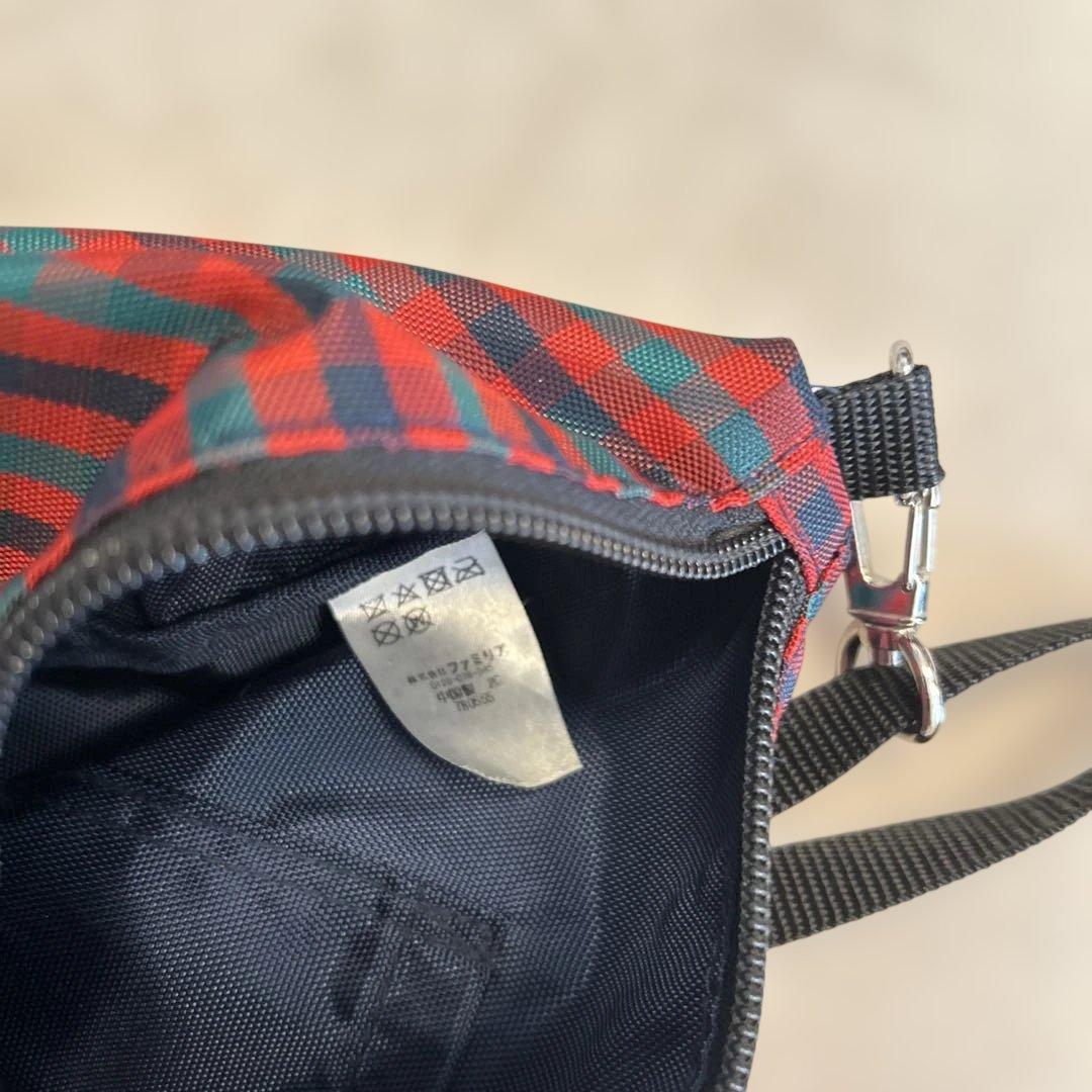 ファミリア 舟形ショルダーバック