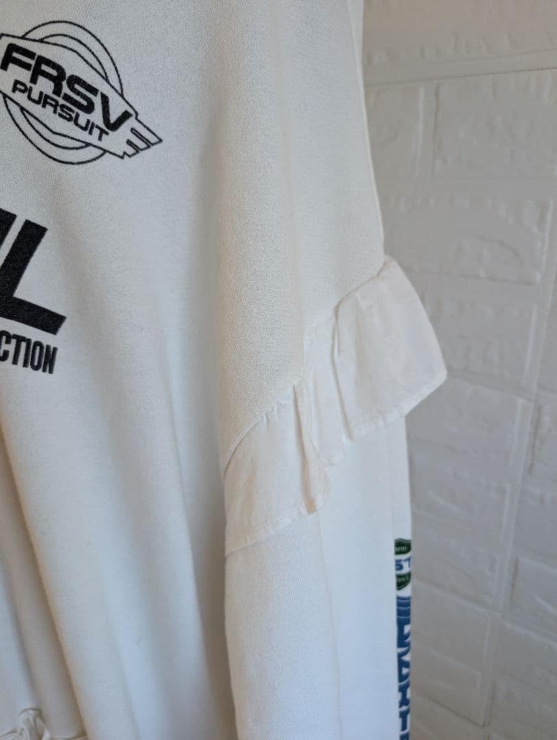 ローズバッド 完売品 スポーツロゴフリルドッキングチュニック スウェット 白