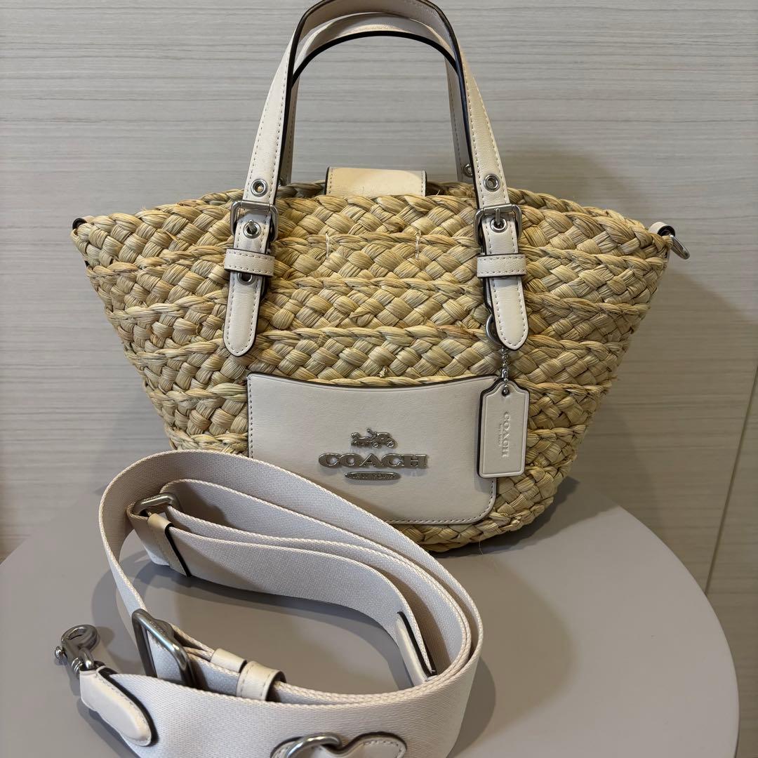 み*ん様 COACH OUTLET スモール トート アウトレット ホワイト