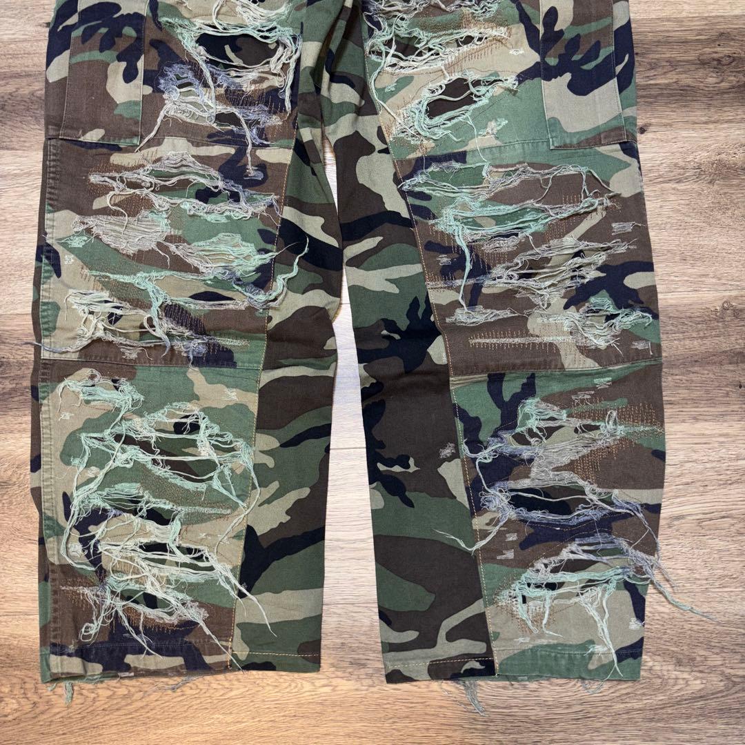 BUZZIN CLOUT カモ　ダメージパンツ