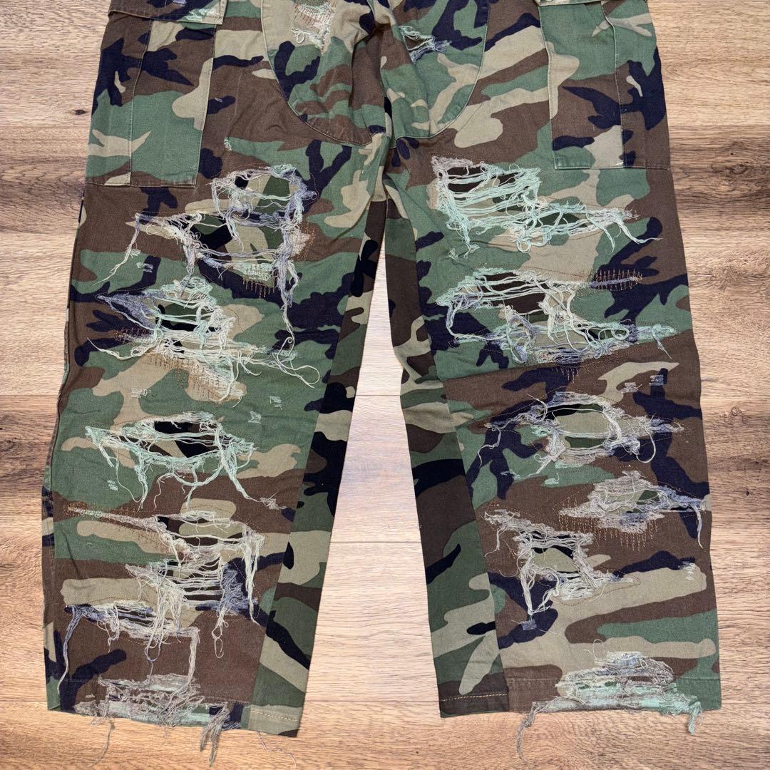 BUZZIN CLOUT カモ　ダメージパンツ