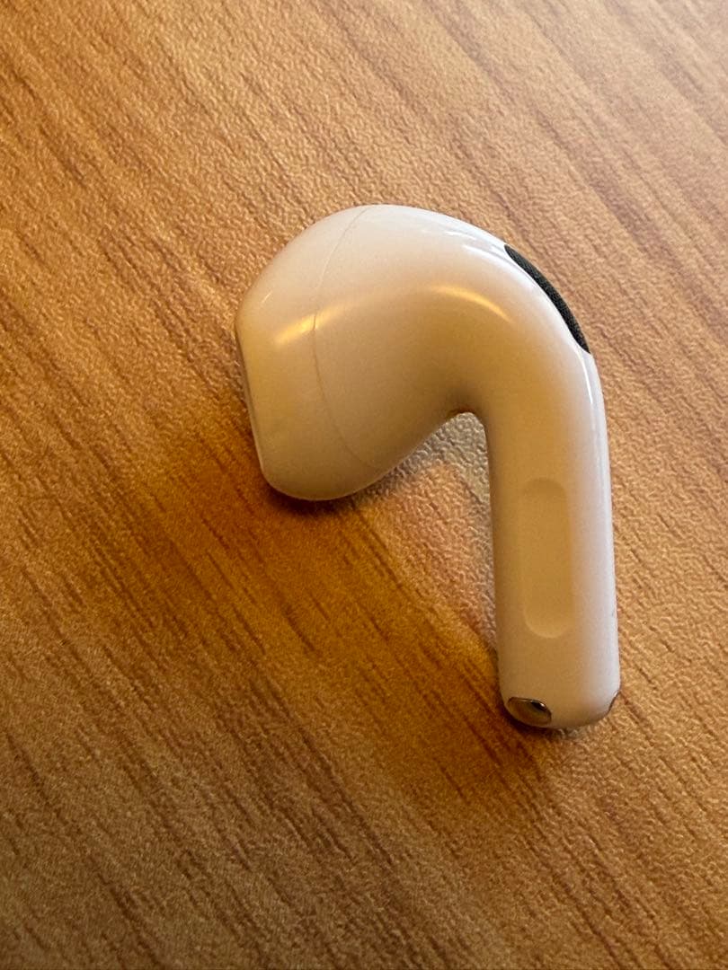 【AppleStore購入】AirPods4 アクティブノイズキャンセリング搭載