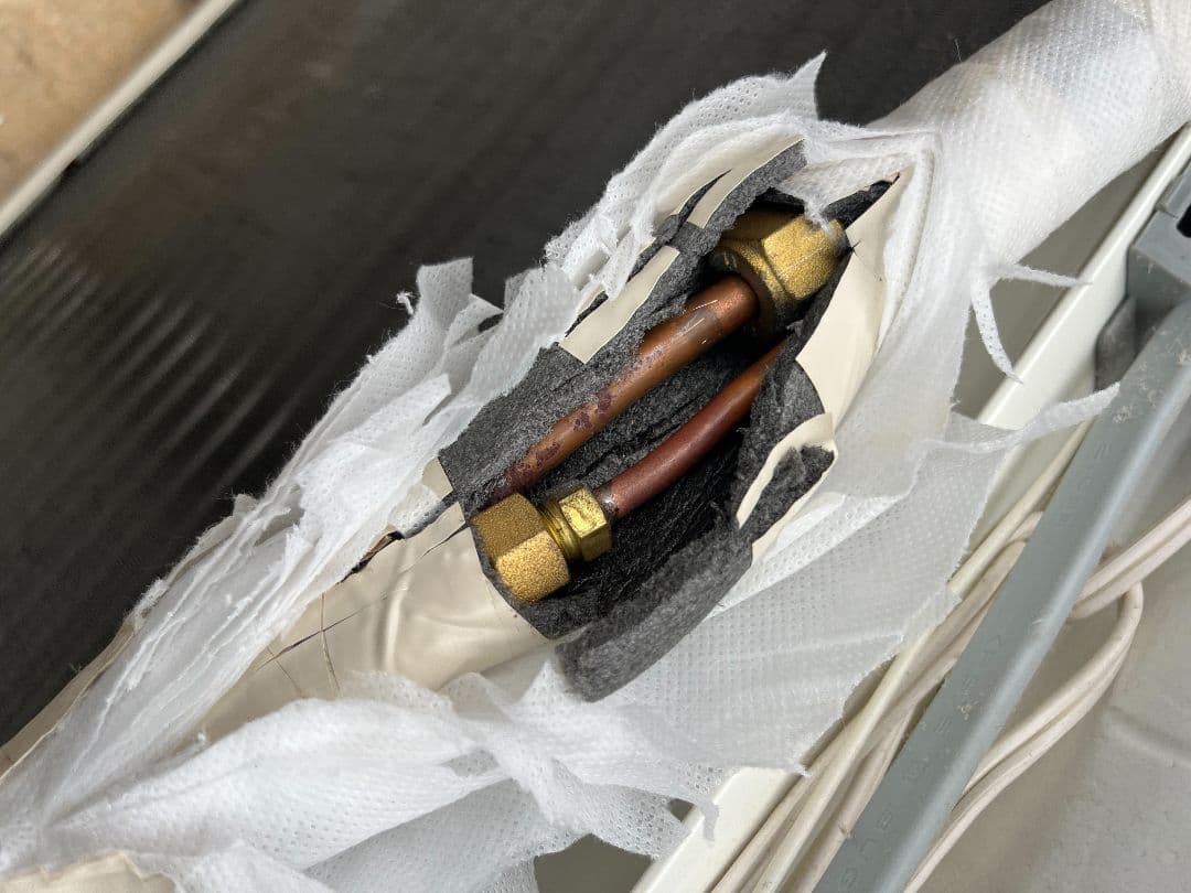 ダイキンルームエアコン6畳用内部クリーンお掃除機能付きリモコン、パイプホース付き