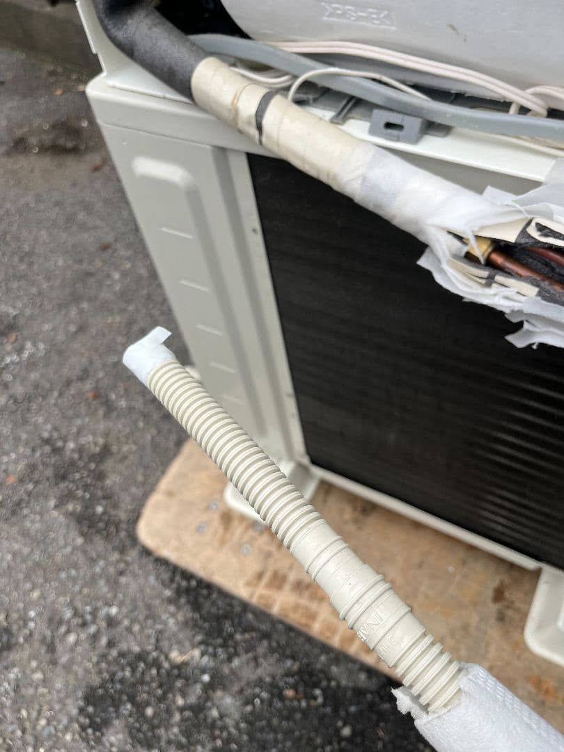 ダイキンルームエアコン6畳用内部クリーンお掃除機能付きリモコン、パイプホース付き