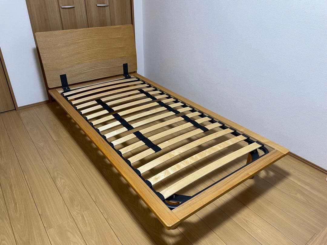 無印良品　ベッドフレーム　シングルサイズ　タモ材　ヘッドボード付き