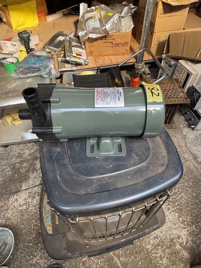 イワキ マグネットポンプ MD-100R。新品同様。未使用。