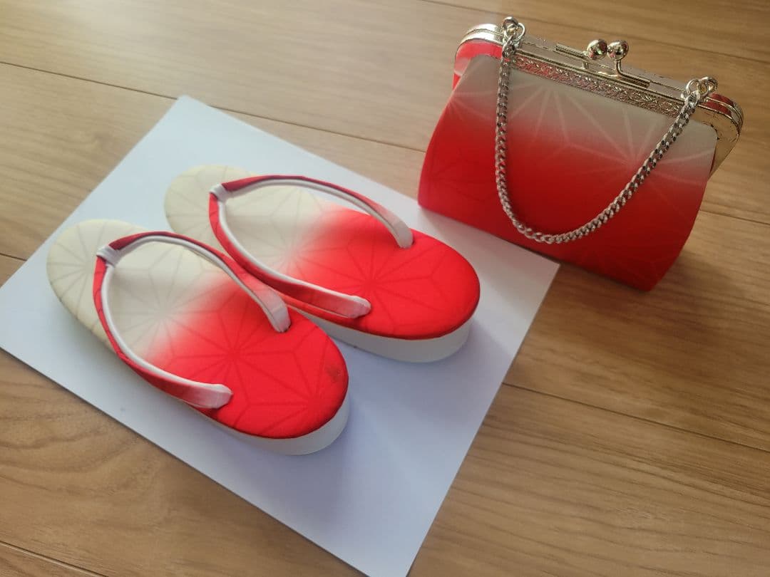 《 レトロ感ある落ち着いた色柄！》七五三　7歳 大正ロマン風 赤い着物フルセット