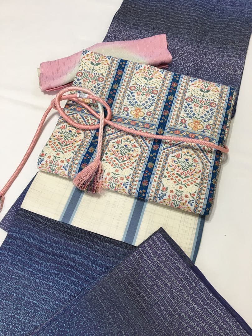 大島地の【名古屋帯】正絹　お太鼓柄