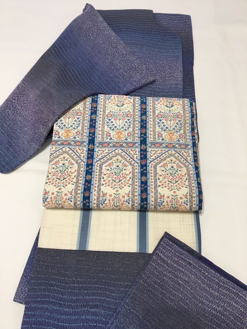 大島地の【名古屋帯】正絹　お太鼓柄