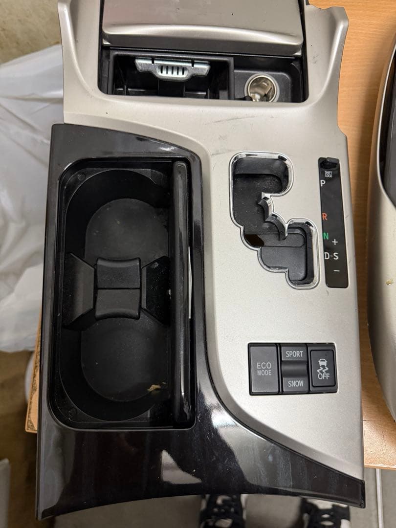 grs200クラウンアスリート内装パネル(200系クラウンアスリート後期)