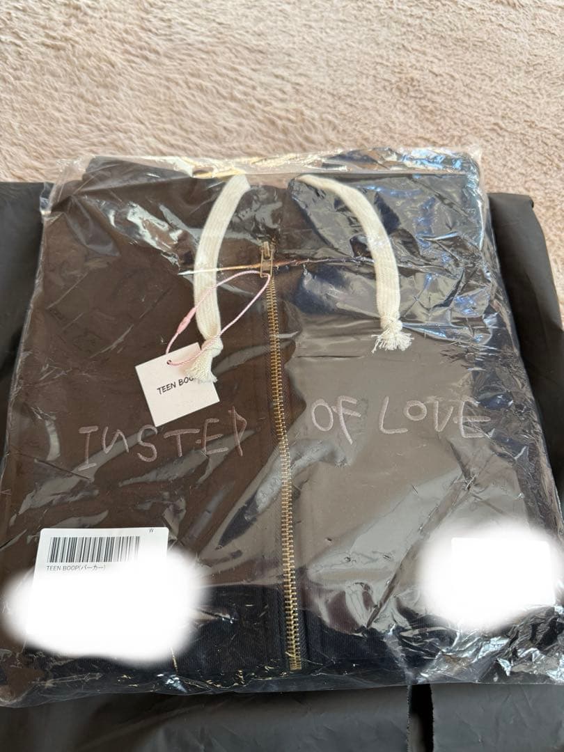 teen boop エンブロイダリージップパーカー