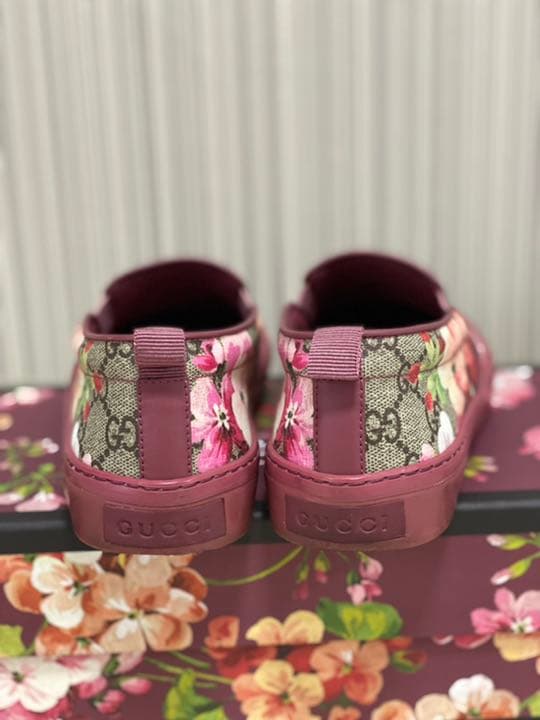 早い者勝ち♡GUCCI花柄スニーカー