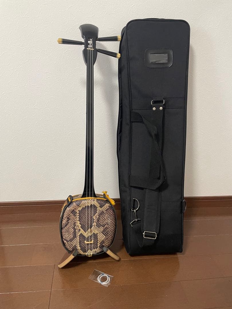 三線 沖縄　本体とケース