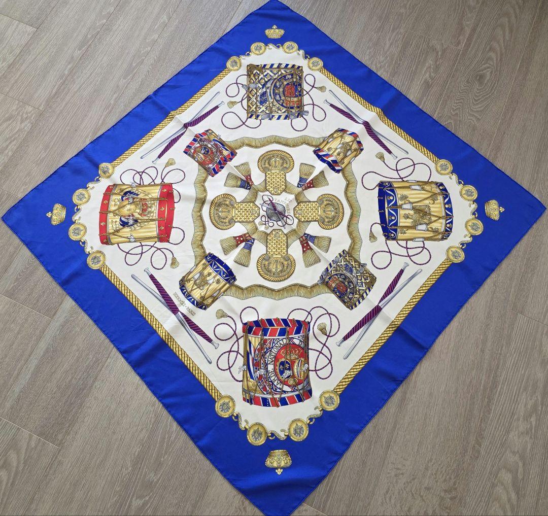 HERMES　カレ 90 LES TAMBOURS シルクスカーフ タグ付き