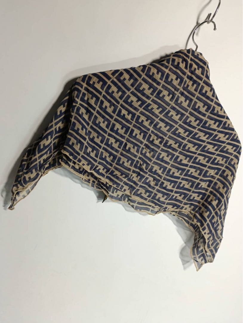 FENDIフェンディ伊FF69ズッカ柄ベージュ×紺シルクストールショールマフラー