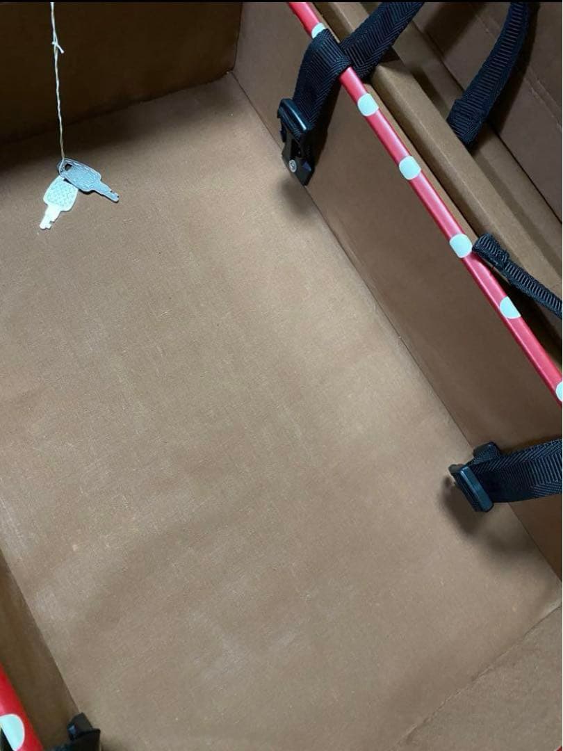 SWIMMER・スイマー コロ付きトランク キャリーケース 未使用品!!