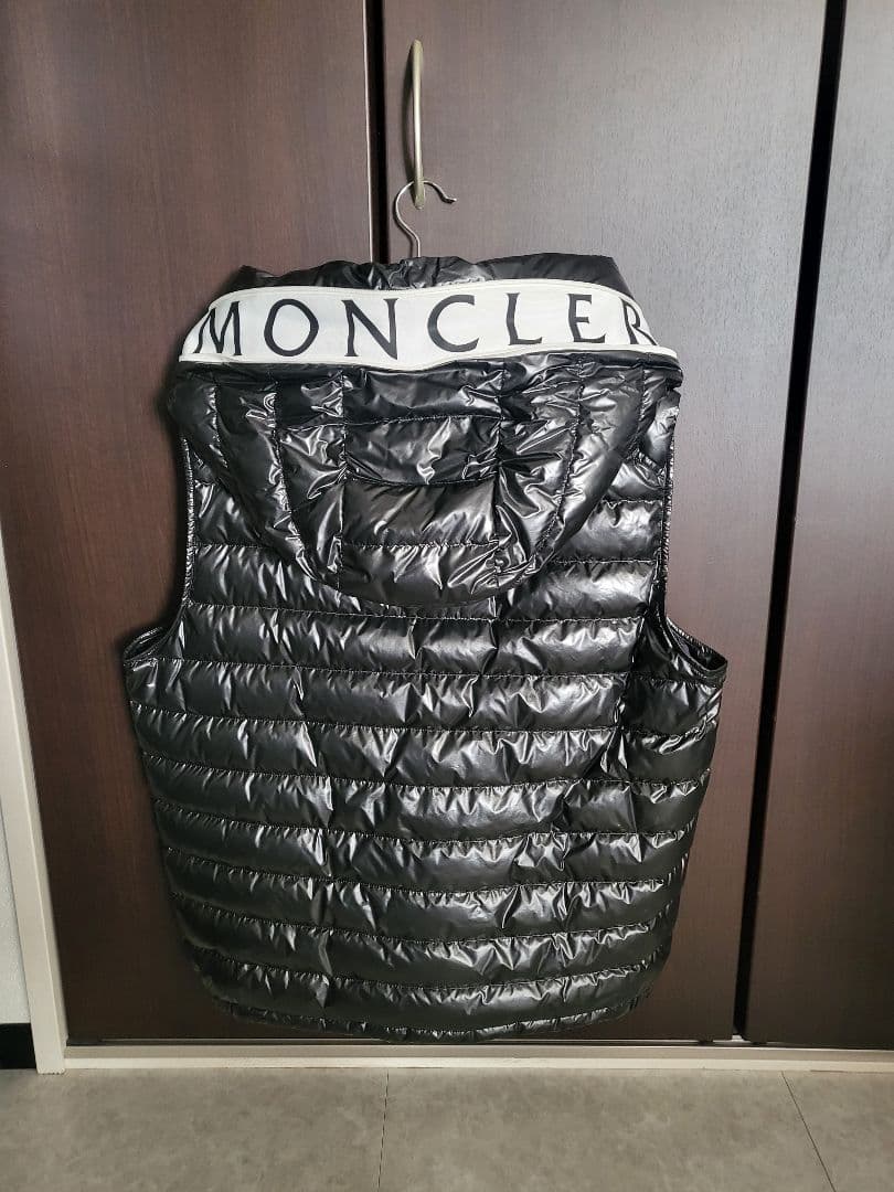 【未使用】AKAISHI モンクレール ダウンベスト サイズ5　ブラック