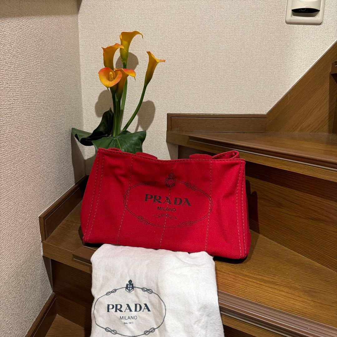 PRADA レッド トートバッグ