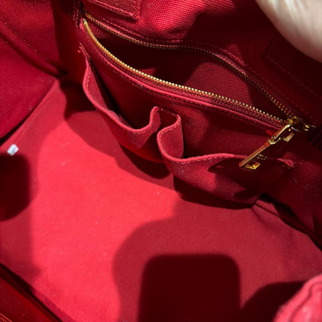 PRADA レッド トートバッグ