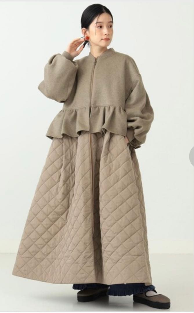 ♡m_m♡【新品未使用】カロリナグレイサー　キルティングフリルコート