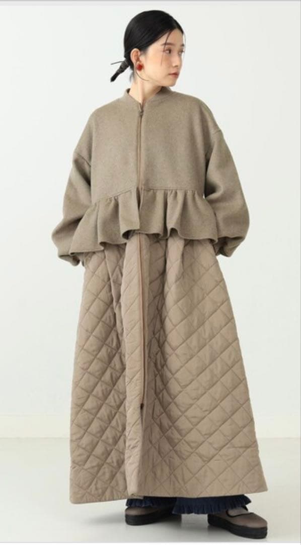 ♡m_m♡【新品未使用】カロリナグレイサー　キルティングフリルコート