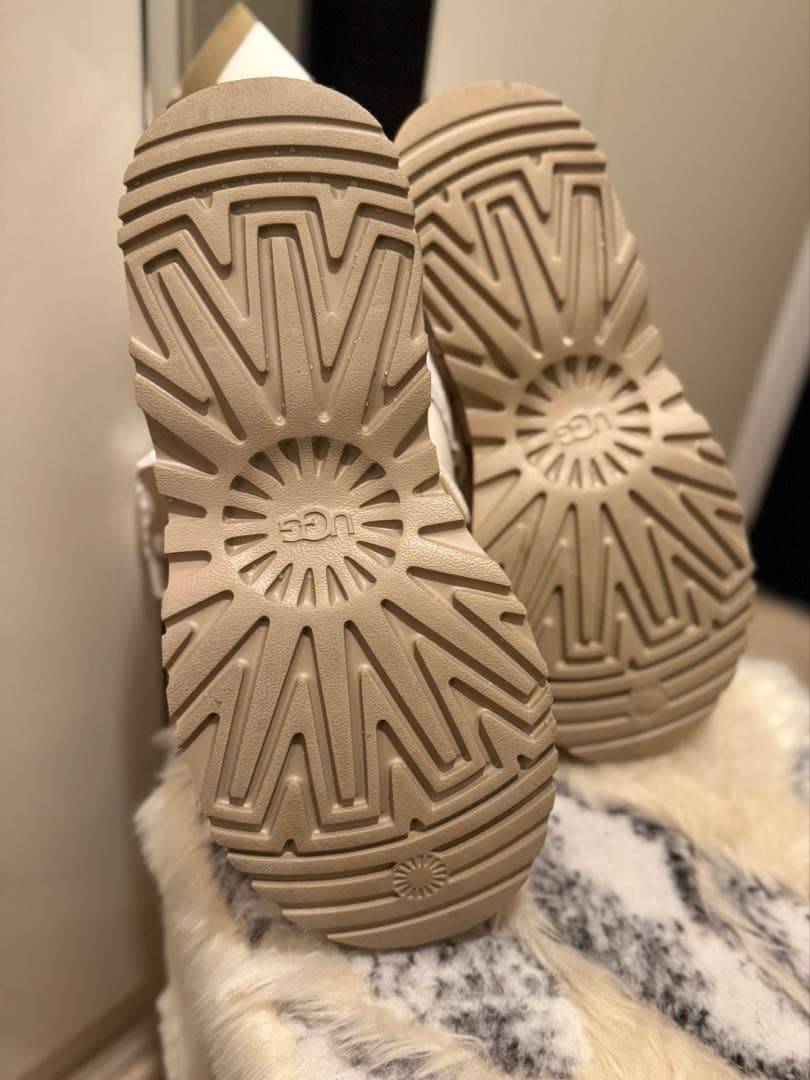 [UGG] Astromel 厚底プラットフォーム スニーカー