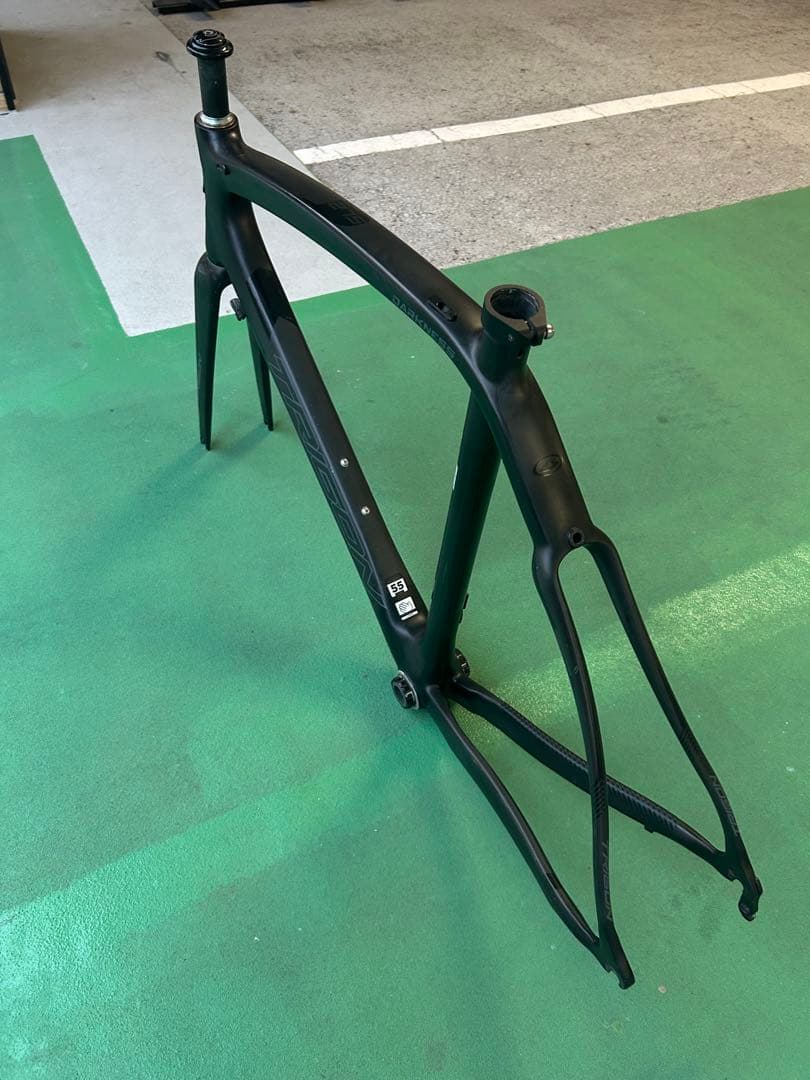 ◆カーボンロードバイク重量1.78kg【TRIGON】完成車で定価29万円程の物