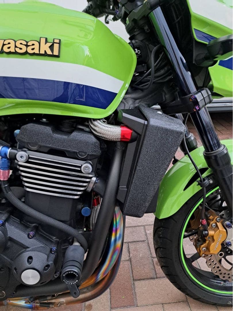 ZRX1200ダエグ　ラジエターホース