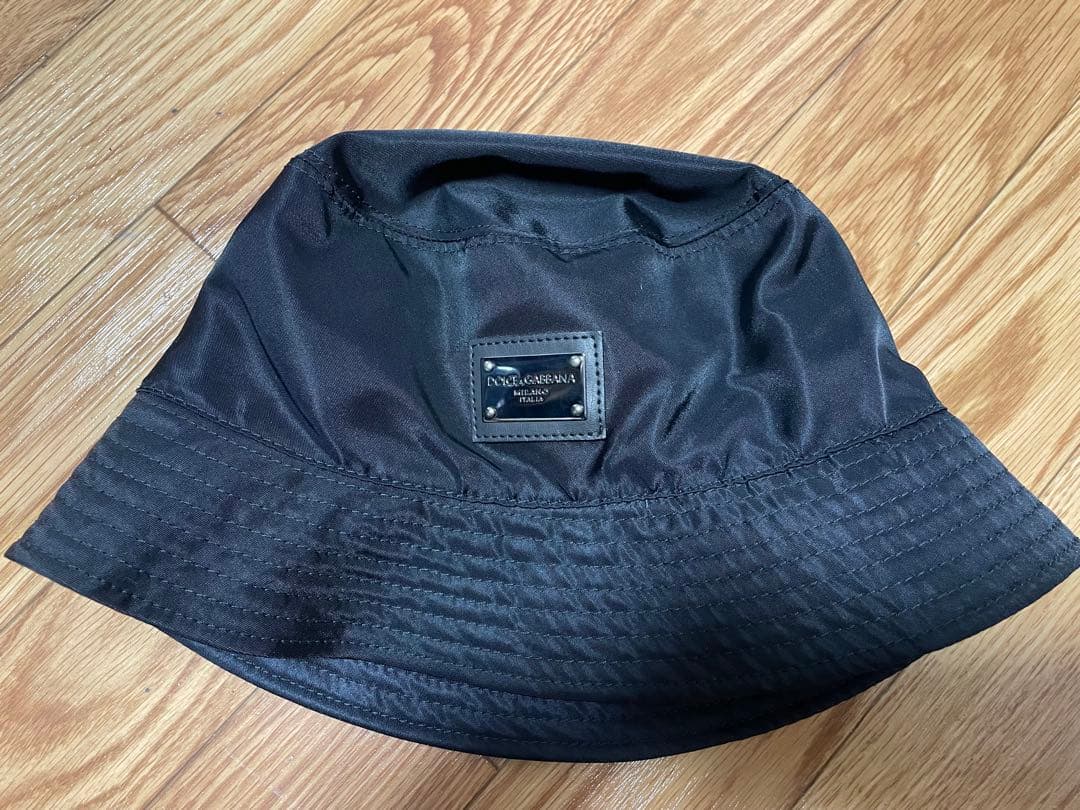 ドルチェ＆ガッバーナ バケットハット ロゴメタルプレート 黒