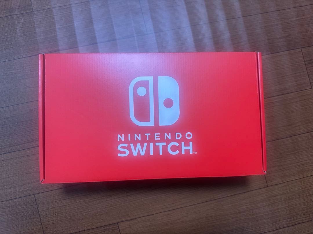 Nintendo Switch 本体 + Joy-Con 4本